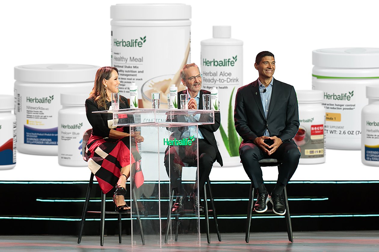 Dr. Rocio Medina Badiano, Dr. Gary Small, and Dr. Luigi Gratton meet in a panel at Mexico's '23 Extravanganza.